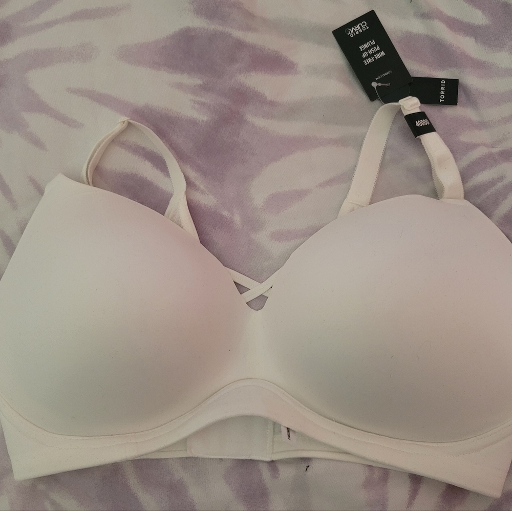 Torrid Wire Free Push up plunge bra